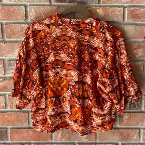 Patterned Button-Up top - Picture 2 of 4